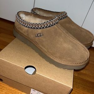 UGG Tasman Slippers in Chestnut